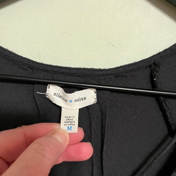 Silence and Noise faux cross cross wrap lightweight shirt - Picture 10 of 11